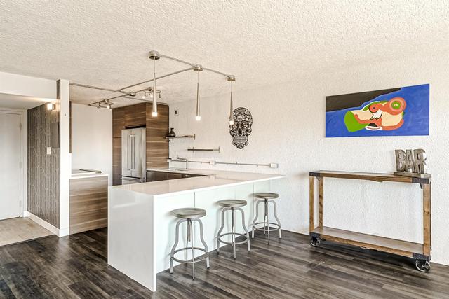 2911 - 221 6 Avenue Se, Condo with 2 bedrooms, 1 bathrooms and 1 parking in Calgary AB | Card Image