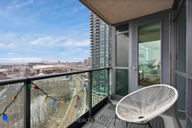 1805 - 215 Fort York Blvd, Condo with 2 bedrooms, 1 bathrooms and 1 parking in Toronto ON | Image 6