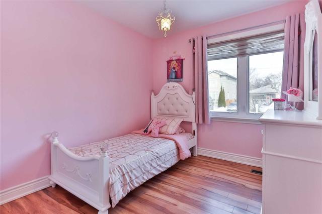 237 Combe Ave, House detached with 3 bedrooms, 4 bathrooms and 9 parking in Toronto ON | Image 16
