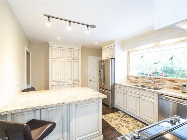 16 Simpson Rd, House detached with 5 bedrooms, 3 bathrooms and 8 parking in St. Catharines ON | Image 17
