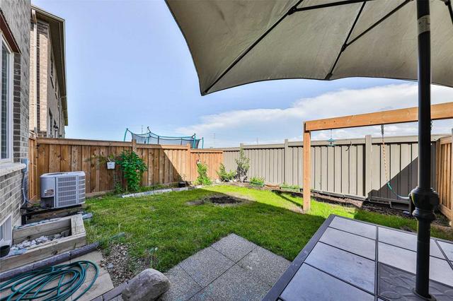 24 Heaven Cres, House attached with 3 bedrooms, 4 bathrooms and 3 parking in Milton ON | Image 32