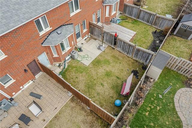 314 duncan Duncan Lane, House attached with 3 bedrooms, 2 bathrooms and 3 parking in Milton ON | Image 25