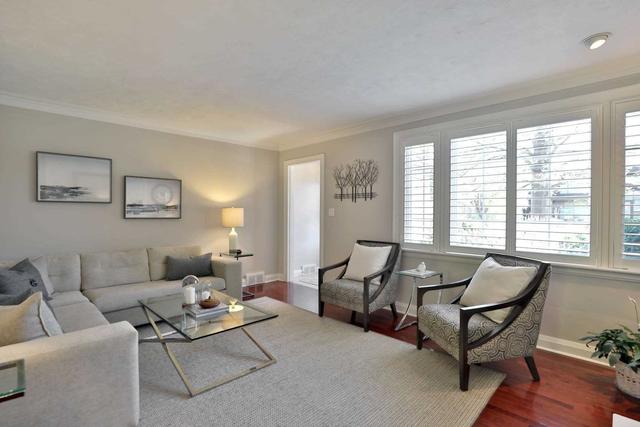 27 Park Ave E, House detached with 2 bedrooms, 2 bathrooms and 3 parking in Burlington ON | Image 34