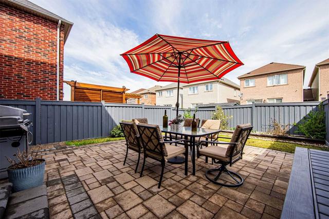 44 Napoleon Cres, House attached with 3 bedrooms, 3 bathrooms and 4 parking in Brampton ON | Image 27