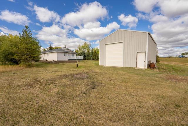 46445 Range Road 200, House detached with 3 bedrooms, 3 bathrooms and 6 parking in Camrose County AB | Image 6