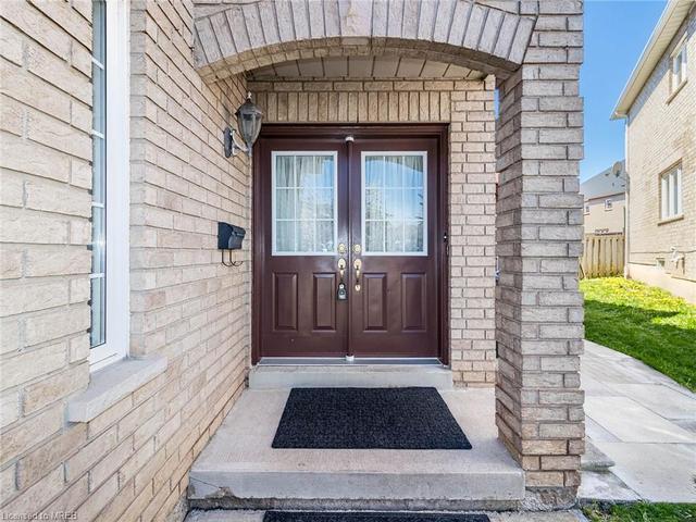 683 Dolly Bird Lane, House semidetached with 4 bedrooms, 0 bathrooms and 3 parking in Mississauga ON | Image 12