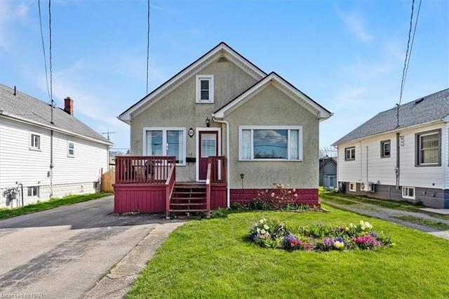 311 Killaly Street E, House detached with 3 bedrooms, 1 bathrooms and 3 parking in Port Colborne ON | Image 1