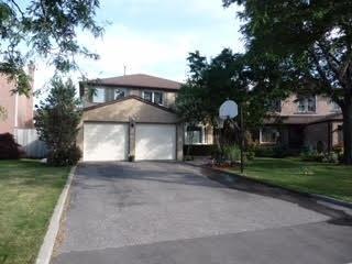 87 Nipissing Cres, House detached with 4 bedrooms, 3 bathrooms and 2 parking in Brampton ON | Image 2