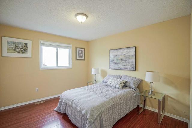 18 Cummings Crt, House detached with 4 bedrooms, 3 bathrooms and 6 parking in Markham ON | Image 13