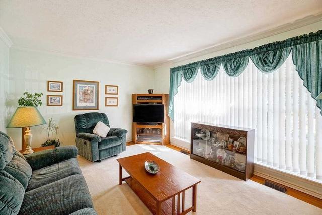 58 Addington Cres, House detached with 3 bedrooms, 2 bathrooms and 4 parking in Brampton ON | Image 39