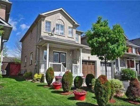 4010 Coachman Circle Circ, House semidetached with 3 bedrooms, 3 bathrooms and 3 parking in Mississauga ON | Image 1