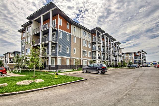 108 - 25 Walgrove Walk Se, Condo with 2 bedrooms, 2 bathrooms and 1 parking in Calgary AB | Image 3
