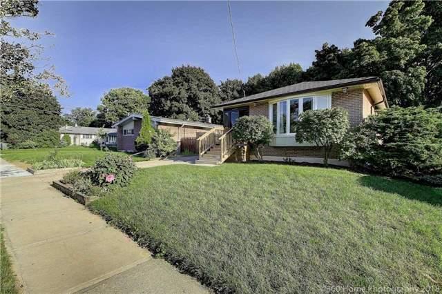 39 Alpaca Dr, House detached with 2 bedrooms, 2 bathrooms and 3 parking in Toronto ON | Image 2