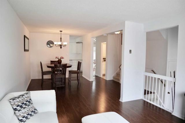 4 Macey Crt, Townhouse with 3 bedrooms, 2 bathrooms and 1 parking in Ajax ON | Image 4