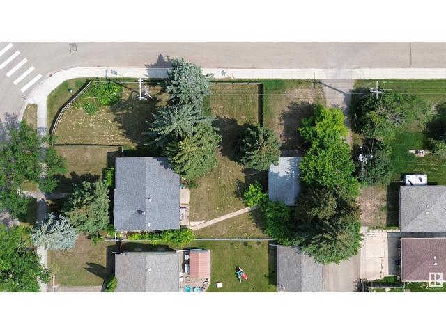 9705 & 9703   68 Av Nw, House detached with 4 bedrooms, 2 bathrooms and null parking in Edmonton AB | Image 19