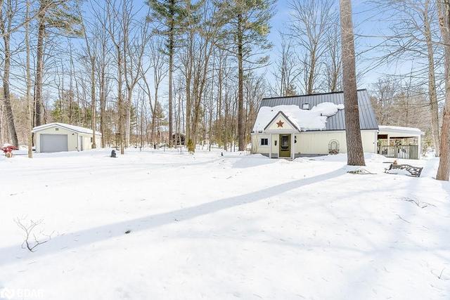 2 Seneca Lane, House detached with 3 bedrooms, 1 bathrooms and 5 parking in Oro Medonte ON | Image 20