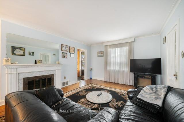 8 Westacres Dr, House detached with 3 bedrooms, 2 bathrooms and 6 parking in Toronto ON | Image 13