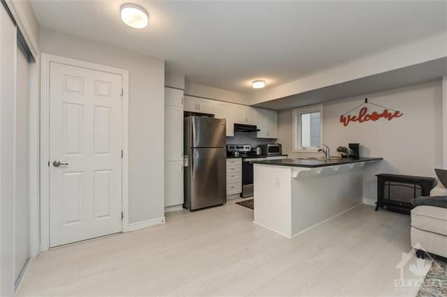422 Lapland Private, House attached with 3 bedrooms, 2 bathrooms and 1 parking in Ottawa ON | Image 18