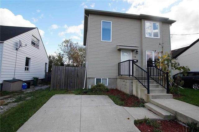 24 Division St, House detached with 3 bedrooms, 2 bathrooms and 1 parking in Hamilton ON | Image 2