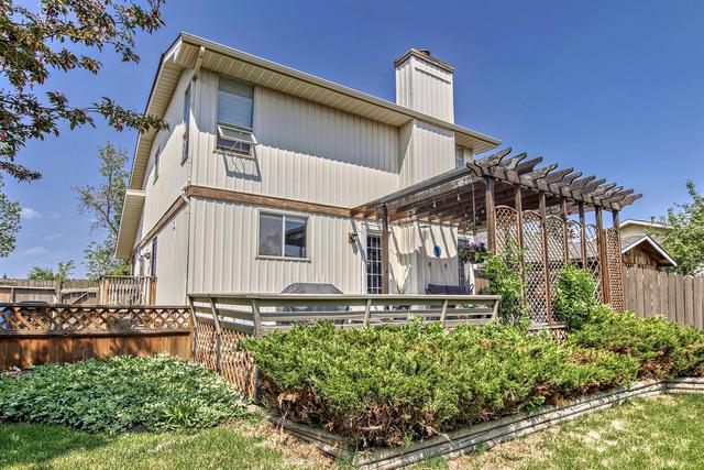 752 Woodpark Boulevard Sw, House detached with 3 bedrooms, 3 bathrooms and 2 parking in Calgary AB | Image 24