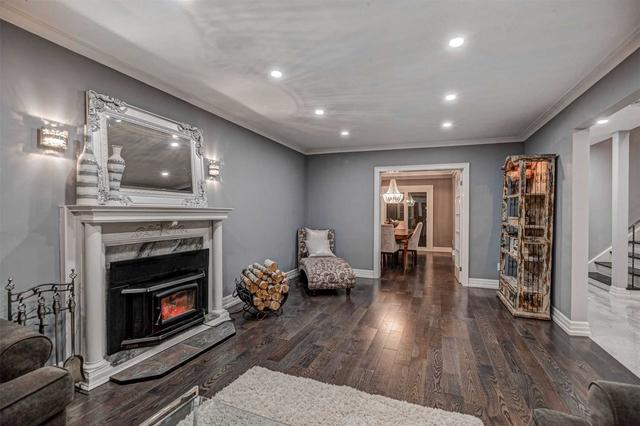 14 Sherin Crt, House detached with 4 bedrooms, 3 bathrooms and 6 parking in Toronto ON | Image 39