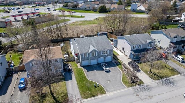 833 Edgar Street, House semidetached with 3 bedrooms, 2 bathrooms and 6 parking in Kingston ON | Image 23