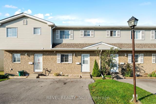 29 - 8136 Coventry Rd, Townhouse with 3 bedrooms, 2 bathrooms and 1 parking in Niagara Falls ON | Image 1