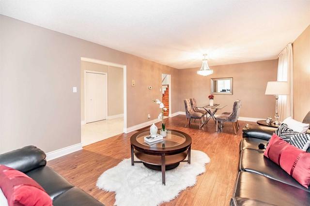 4 Lakecrest Tr, House detached with 4 bedrooms, 2 bathrooms and 6 parking in Brampton ON | Image 3