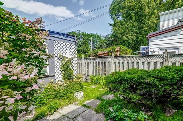 24 Kewbeach Ave, House detached with 2 bedrooms, 3 bathrooms and 2 parking in Toronto ON | Image 8