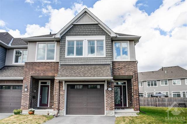 247 Hawkmere Way, Townhouse with 3 bedrooms, 3 bathrooms and 3 parking in Ottawa ON | Image 1