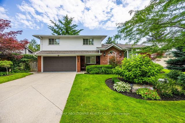 230 Weybourne Rd, House detached with 4 bedrooms, 3 bathrooms and 6 parking in Oakville ON | Image 1