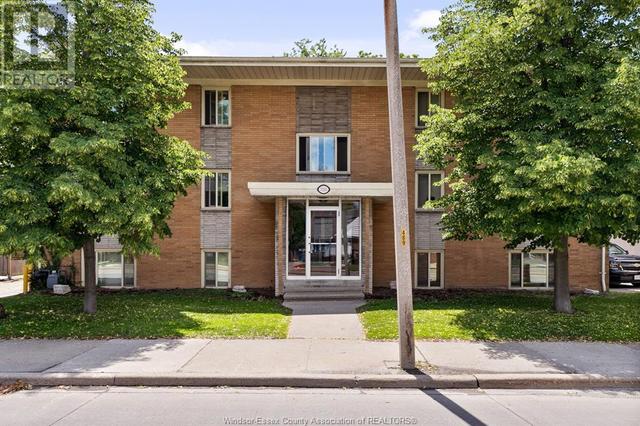 7555 Wyandotte East, Condo with 11 bedrooms, 11 bathrooms and null parking in Windsor ON | Image 2