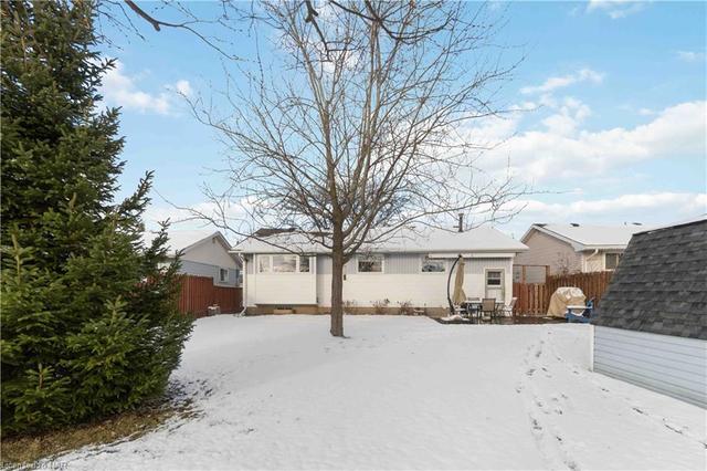 343 Dufferin Street, House detached with 4 bedrooms, 2 bathrooms and 2 parking in Fort Erie ON | Image 38