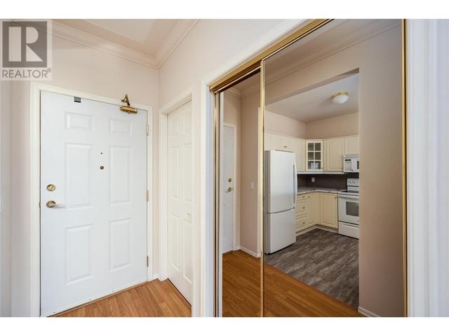 221 - 877 Klo Road, Condo with 2 bedrooms, 2 bathrooms and 1 parking in Kelowna BC | Image 11