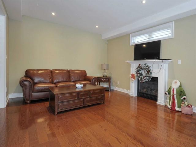 69b Elm Grove Ave, House detached with 4 bedrooms, 5 bathrooms and 8 parking in Richmond Hill ON | Image 3