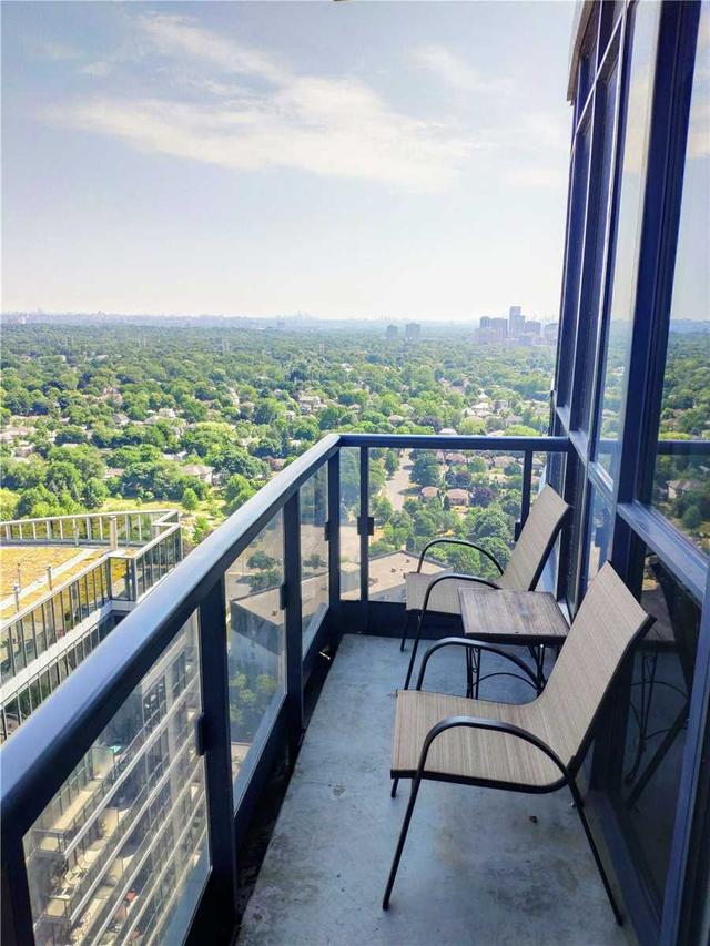2901 - 5 Valhalla Inn Rd, Condo with 1 bedrooms, 1 bathrooms and 1 parking in Toronto ON | Image 2