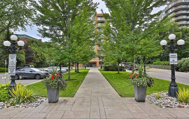 802 - 2210 Lakeshore Rd, Condo with 2 bedrooms, 2 bathrooms and 3 parking in Burlington ON | Image 12