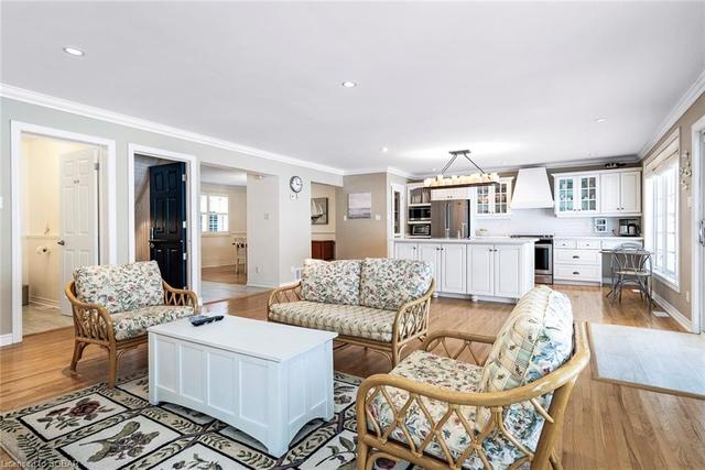 10 Lundy Lane, House detached with 3 bedrooms, 2 bathrooms and 7 parking in Tiny ON | Image 13