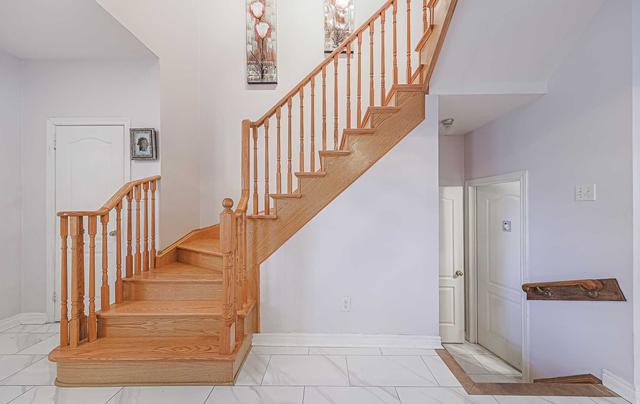 71 Cedarcrest Cres, House attached with 3 bedrooms, 4 bathrooms and 3 parking in Richmond Hill ON | Image 38