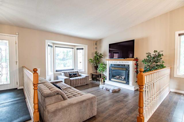 23 Day Close, House detached with 4 bedrooms, 3 bathrooms and 2 parking in Red Deer AB | Image 4