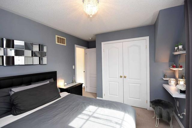 16 Kayak Hts, House attached with 3 bedrooms, 2 bathrooms and 2 parking in Brampton ON | Image 26