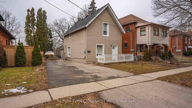 151 Erie Ave, House detached with 4 bedrooms, 2 bathrooms and 2 parking in Brantford ON | Image 1