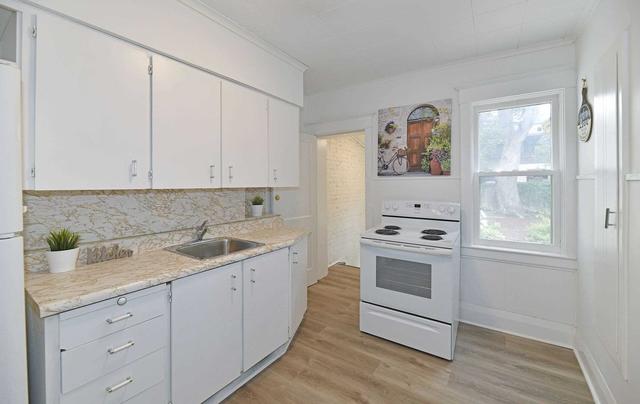 235 Gainsborough Rd, House semidetached with 3 bedrooms, 1 bathrooms and 2 parking in Toronto ON | Image 5