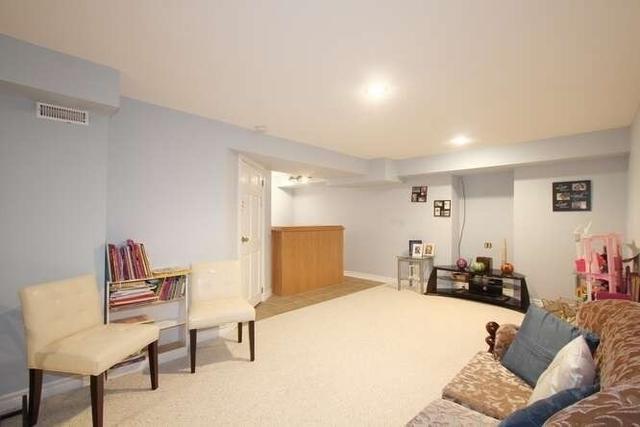 30 Mara Cres, House detached with 3 bedrooms, 3 bathrooms and 2 parking in Brampton ON | Image 7