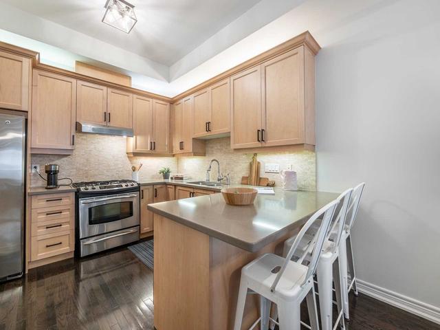 1449 Queen St E, House attached with 3 bedrooms, 3 bathrooms and 1 parking in Toronto ON | Image 2