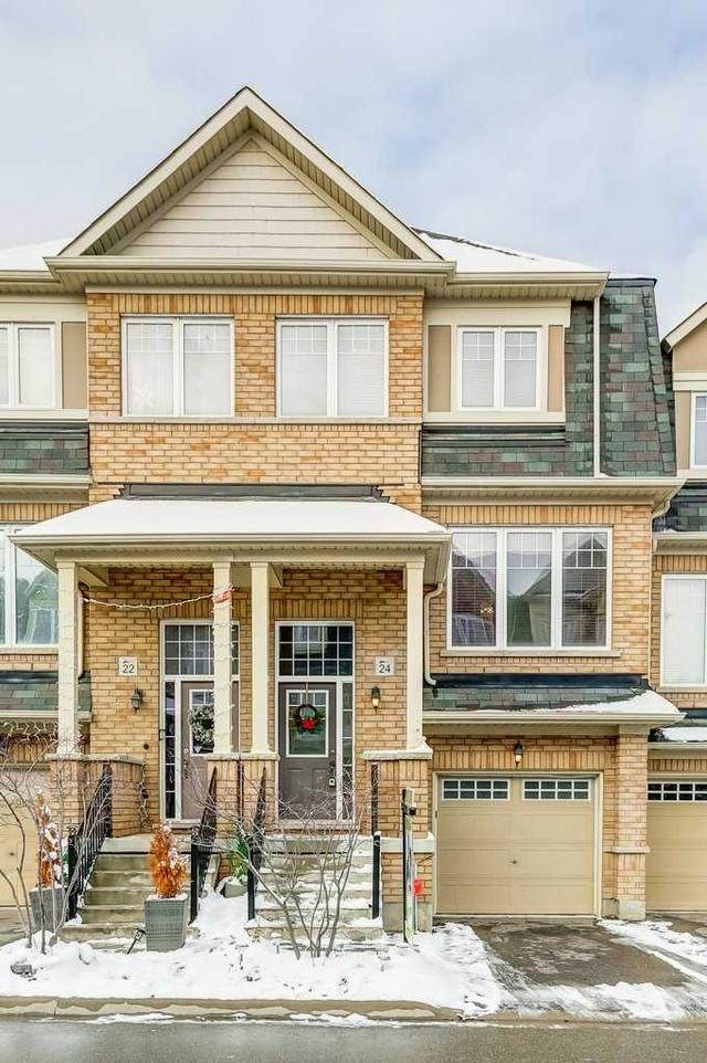 24 Magdalene Cres, House attached with 3 bedrooms, 3 bathrooms and 2 parking in Brampton ON | Image 1