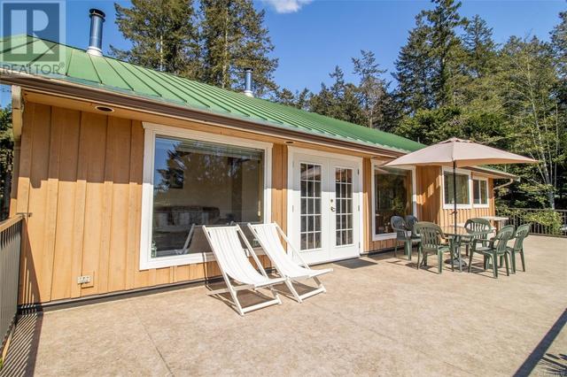 3731 Privateers Rd, House detached with 4 bedrooms, 2 bathrooms and 5 parking in Southern Gulf Islands BC | Image 32