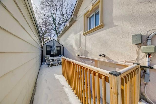 95 Steeles Ave E, House detached with 3 bedrooms, 2 bathrooms and 5 parking in Toronto ON | Image 4