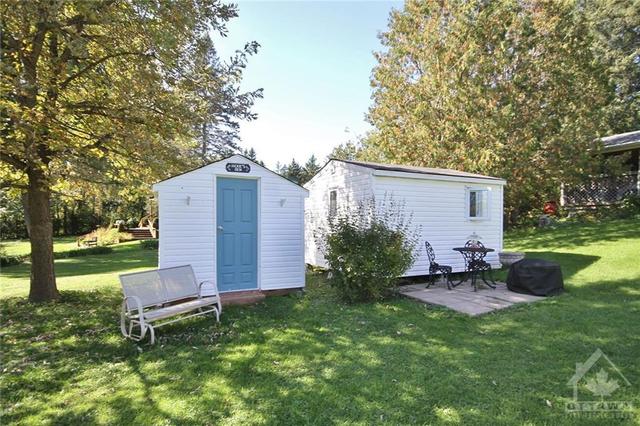4184 Joe Drew Lane, House detached with 2 bedrooms, 1 bathrooms and 4 parking in Ottawa ON | Image 7