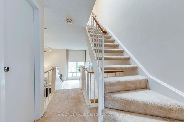 19 Dutch Myrtle Way, Townhouse with 3 bedrooms, 4 bathrooms and 2 parking in Toronto ON | Image 22